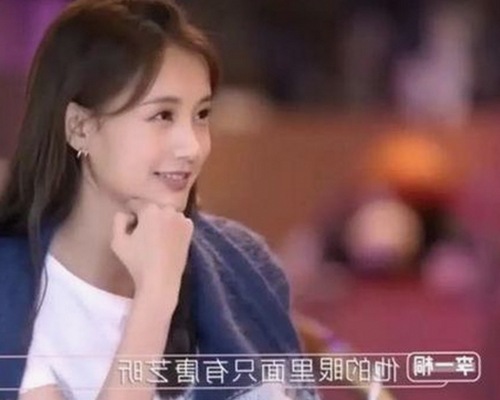 彭冠英蔡文静甜蜜互动引关注，国产网红短视频热度持续攀升